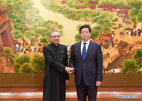 Le plus haut législateur chinois rencontre le président pakistanais
