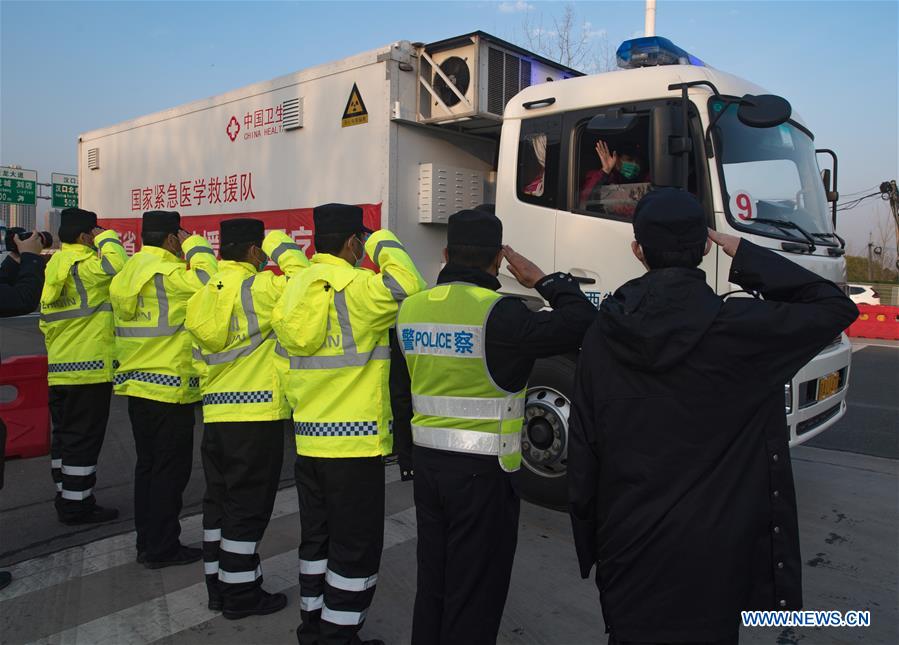 Le premier lot d'équipes d'assistance médicale quitte le Hubei