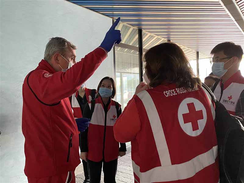 Des experts médicaux chinois arrivent à Padoue depuis Rome 