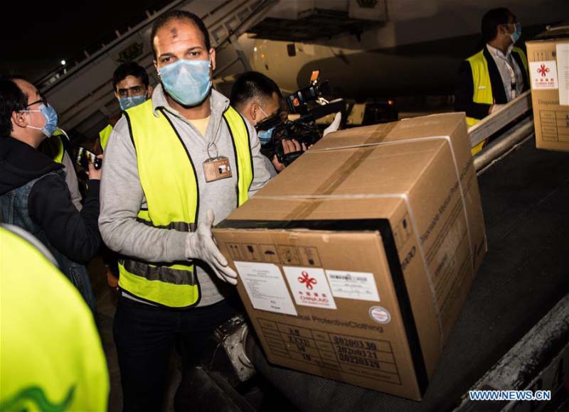 (COVID-19) L'Egypte reçoit son premier lot de matériel anti-coronavirus chinois