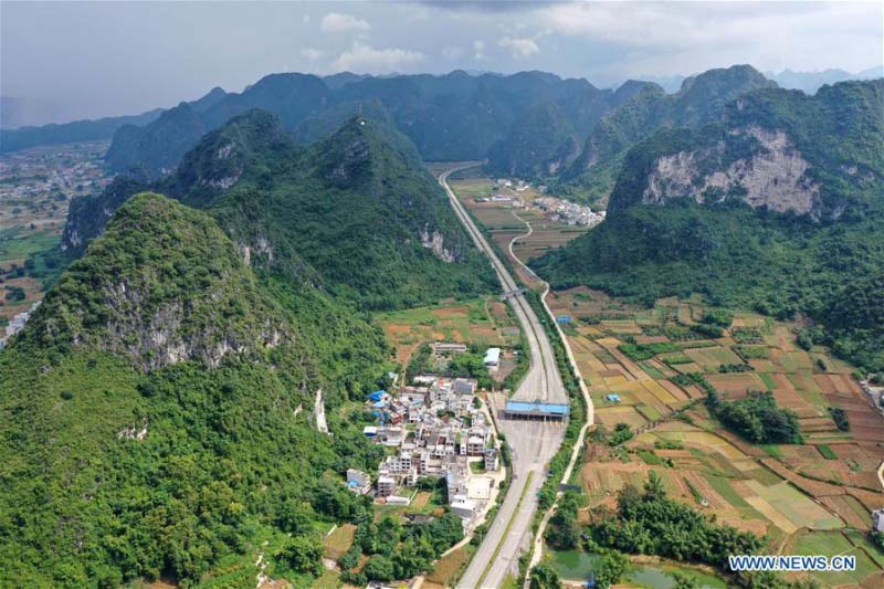 Le Guangxi construit un réseau routier rural à couverture totale reliant tous les cantons et les villages administratifs