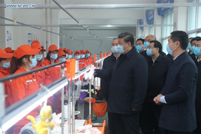 Xi Jinping souligne l'importance de l'emploi dans la réduction de la pauvreté