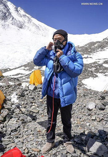 L'équipe de remesurage annonce une liste de 12 personnes qui monteront jusqu'au sommet du mont Qomolangma