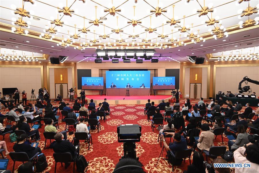 Conférence de presse de l'organe législatif suprême chinois à la veille de sa session annuelle