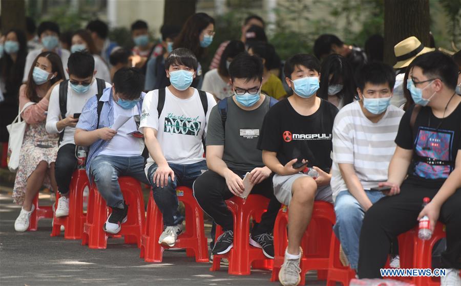 Chine : Wuhan organise son premier salon de l'emploi sur place pour les diplômés depuis le début de l'épidémie