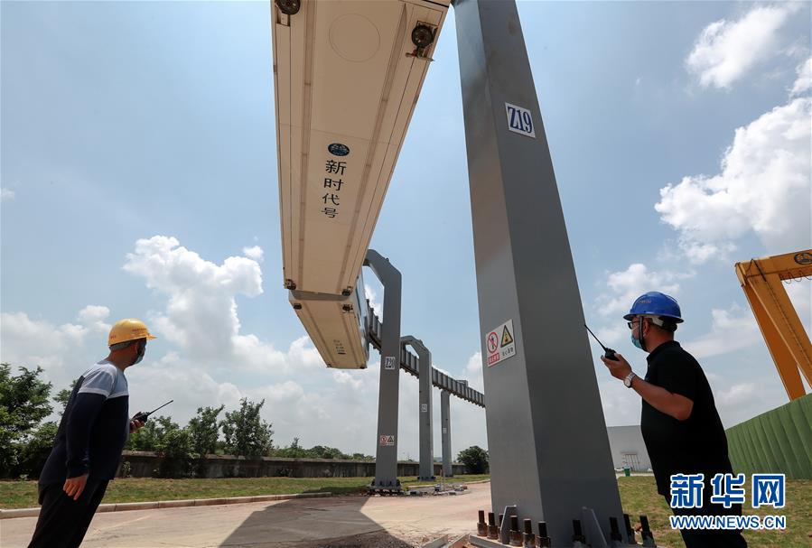Le premier essai par temps chaud du « train air rail» du Hubei se déroule sans accroc