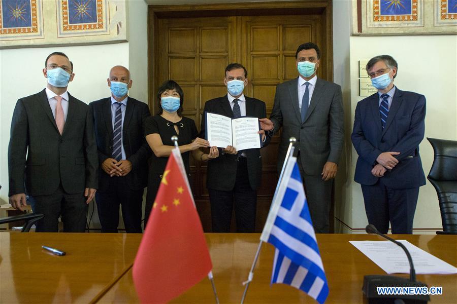 Une fondation chinoise fait don à la Grèce d'équipements de test