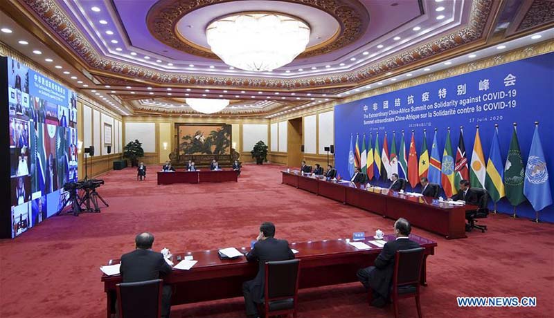 Xi Jinping fait des propositions lors du Sommet extraordinaire Chine-Afrique sur la solidarité contre le COVID-19