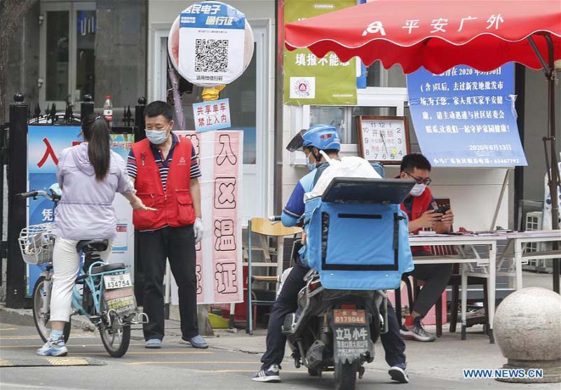 La gestion fermée a repris dans toutes les communautés alors que Beijing intensifie la réponse d'urgence au COVID-19