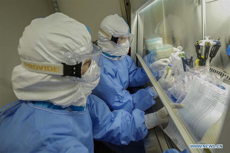 Laboratoire de PCR de l'hôpital de Beijing mis en service pour effectuer des tests d'acides nucléiques pour le COVID-19