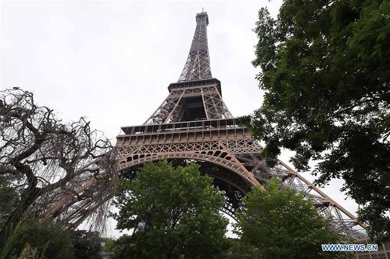 Le sommet de la Tour Eiffel rouvre au public