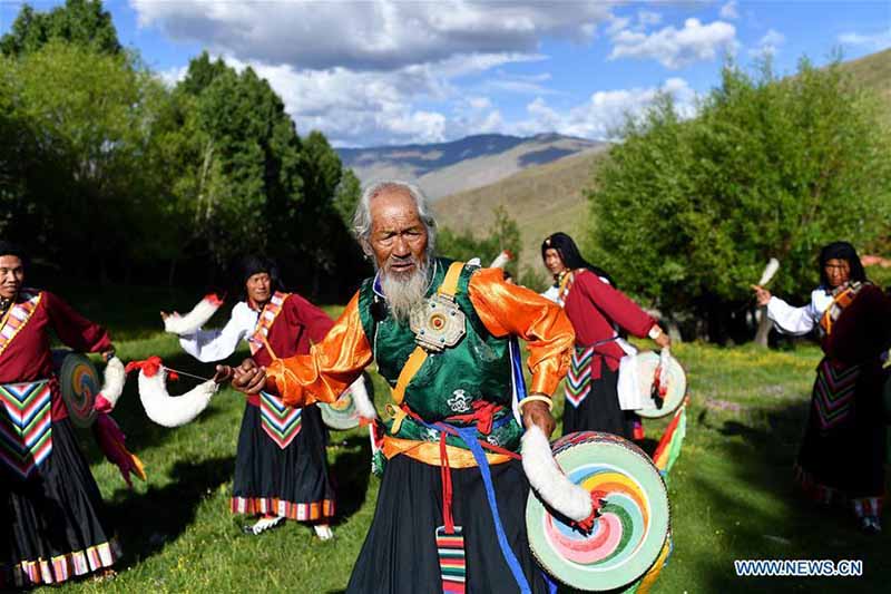 Comment la danse traditionnelle contribue à réduire la pauvreté à Shannan, au Tibet