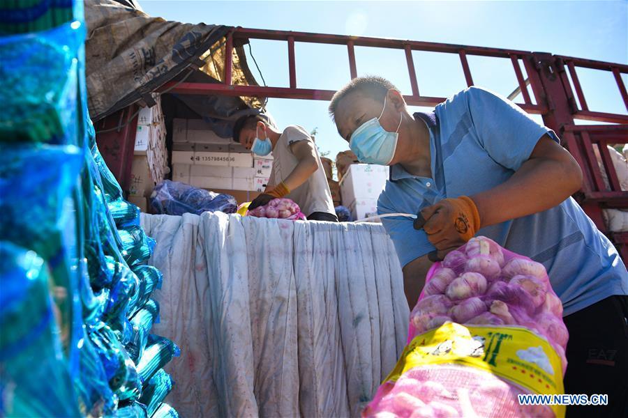 Urumqi assure l'approvisionnement de médicaments et d'aliments face à la résurgence du coronavirus