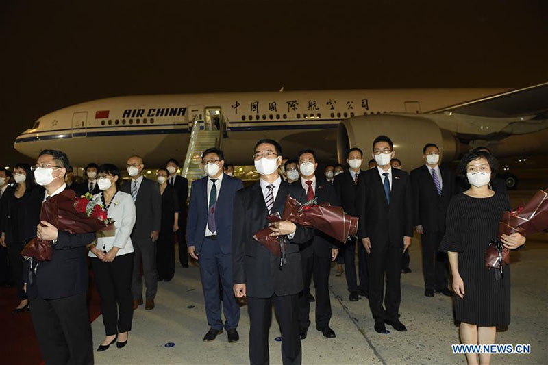 Les membres du personnel consulaire chinois de Houston arrivent à Beijing