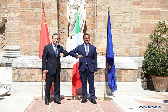 Le MAE chinois appelle à des efforts conjoints avec l'Italie dans la planification du développement futur de leurs relations