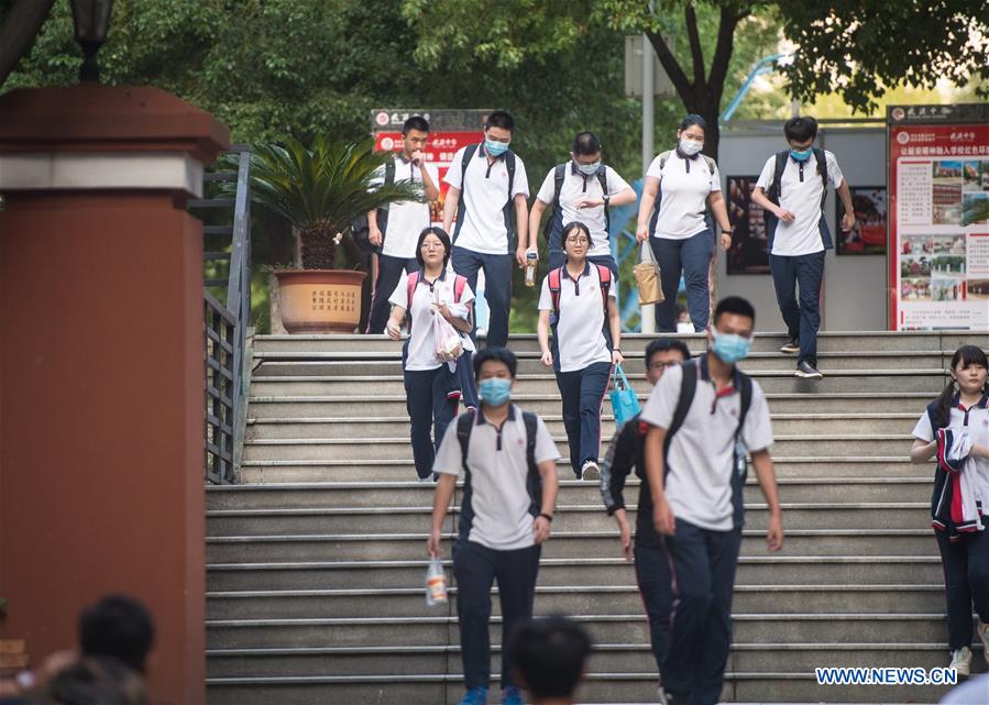 Début d'une nouvelle année scolaire en Chine avec des mesures strictes contre le COVID-19