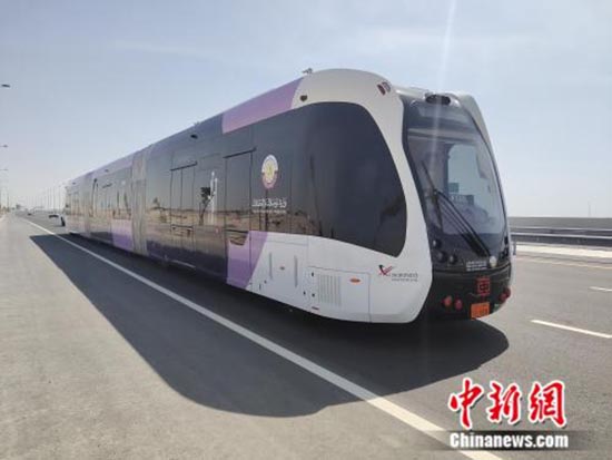 Premiers essais à l'étranger du « bus ferroviaire » autonome sans rails chinois