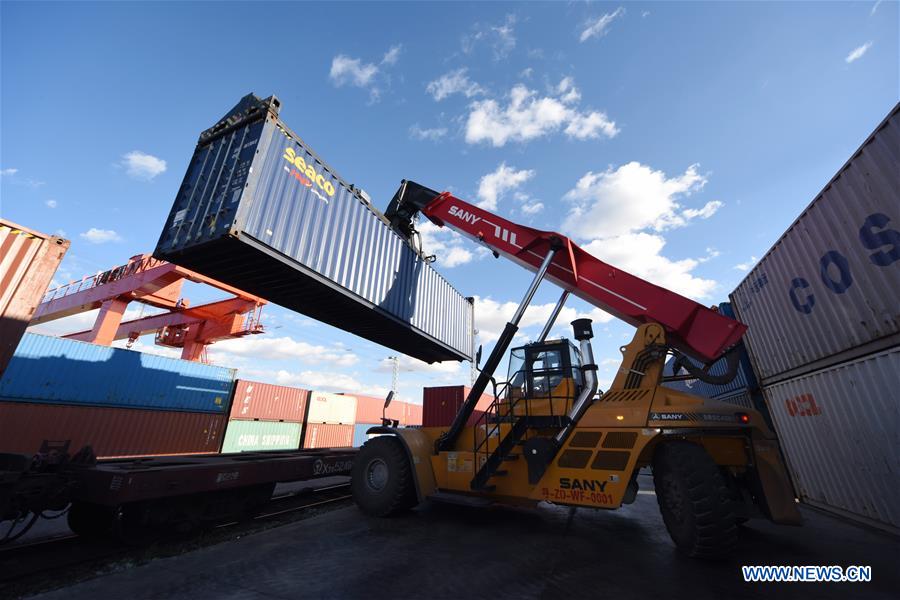 Le port d'Erenhot à la frontière sino-mongole traite 1.500 trains de fret Chine-Europe cette année
