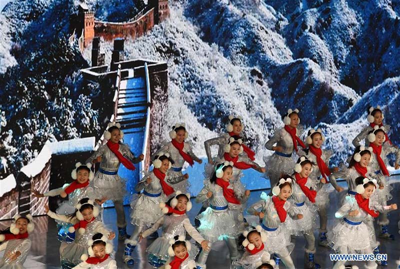 Des activités culturelles organisées sur la Grande Muraille pour le compte à rebours des 500 jours des JO d'hiver de Beijing 2022