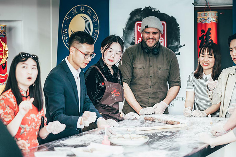Un atelier de gâteaux de lune séduit les enseignants néo-zélandais