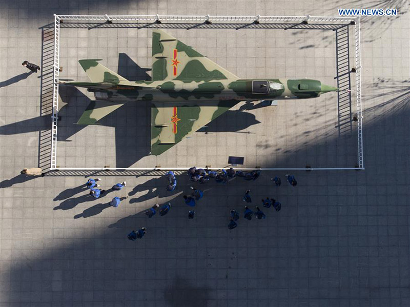 Harbin : un avion de chasse déclassé entre à l'université