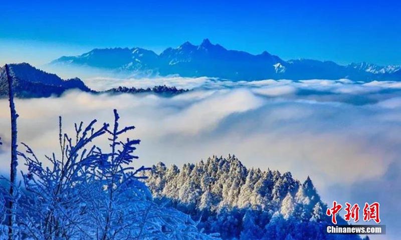 Sichuan : un paysage magnifique d'hiver apparaît avec les premières neiges à Ya'an