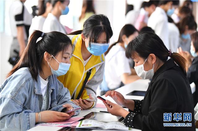 Plus de 77% des diplômés universitaires chinois trouvent leur premier emploi avant l'obtention de leur diplôme