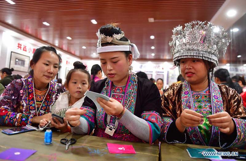 Le patrimoine culturel aide les groupes ethniques d'un comté du sud de la Chine à sortir de la pauvreté