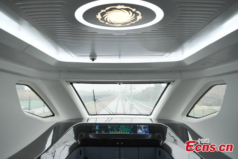 Un nouveau train urbain automatique sort des chaînes de montage à Chengdu