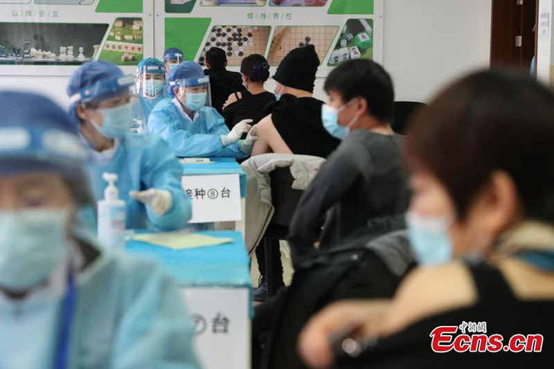 La vaccination contre le COVID-19 est en cours à Beijing
