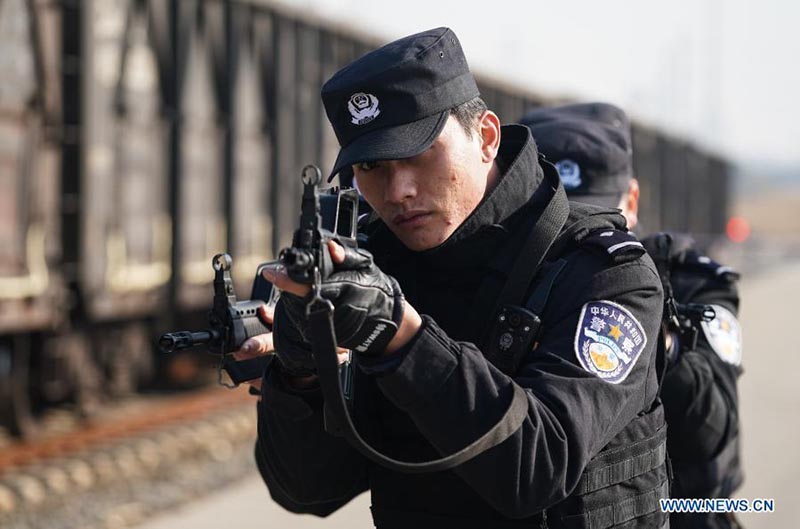 Un exercice d'urgence de la police des chemins de fer organisé dans une plate-forme de fret à Nanjing