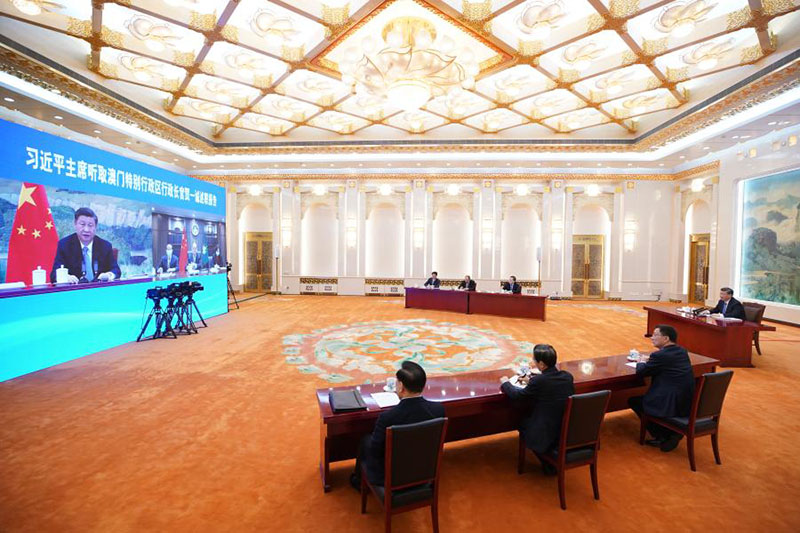Xi Jinping entend un rapport d'activité présenté par le chef de l'exécutif de la RAS de Macao