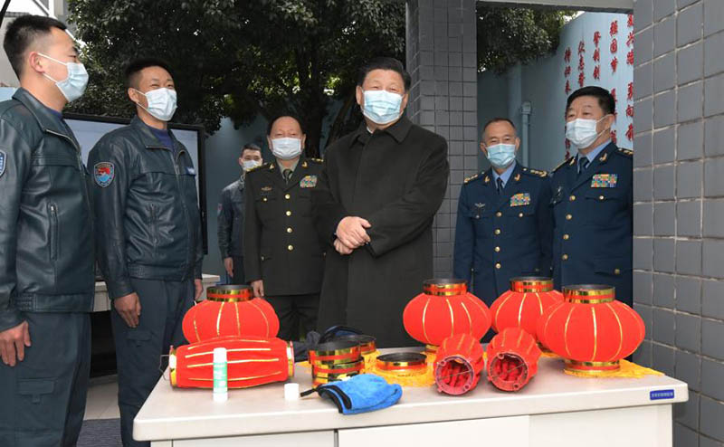 Xi Jinping inspecte les troupes de l'armée de l'air stationnées au Guizhou