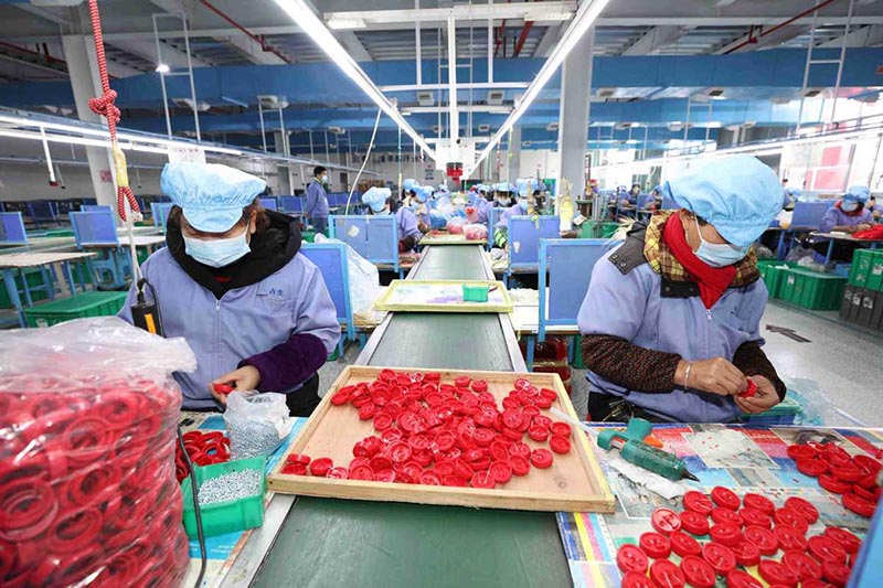 Les entreprises manufacturières mettent les bouchées doubles pour livrer les commandes après la Fête du printemps