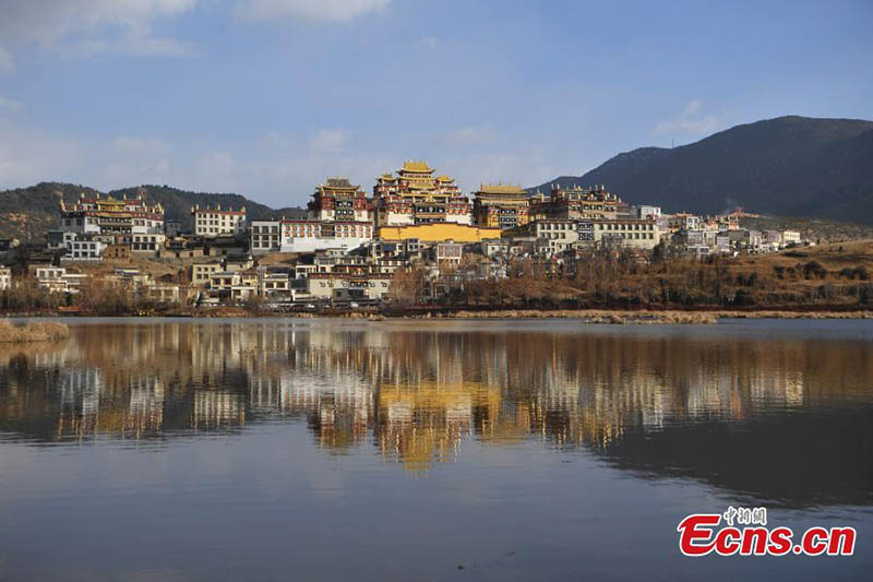 La lamaserie de Gedan Songzanlin à Shangri-La attire les touristes