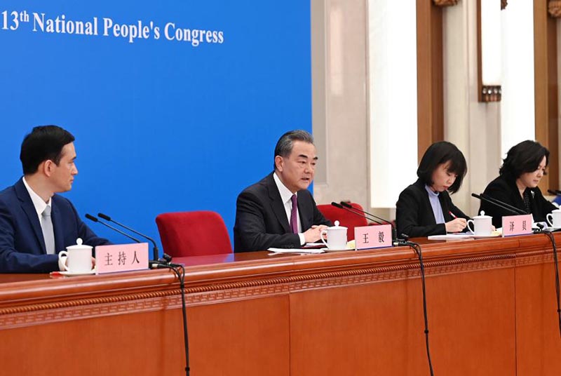 Le ministre chinois des AE rencontre la presse pour aborder la politique étrangère et les relations extérieures