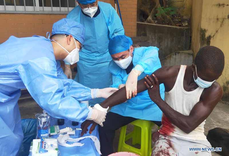 Le PM équato-guinéen salue la mission médicale chinoise pour avoir porté secours aux victimes des explosions de Bata