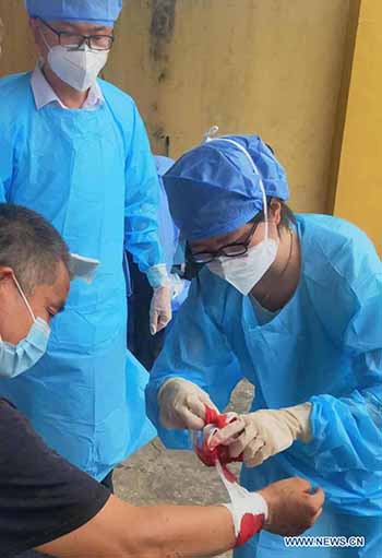 Le PM équato-guinéen salue la mission médicale chinoise pour avoir porté secours aux victimes des explosions de Bata