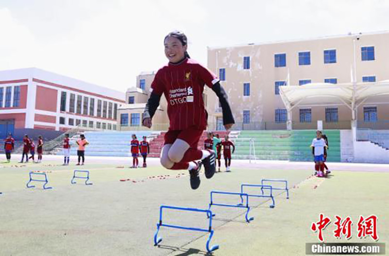 Les filles tibétaines ont réalisé un rêve de football