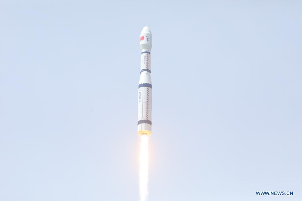 La Chine lance neuf satellites commerciaux