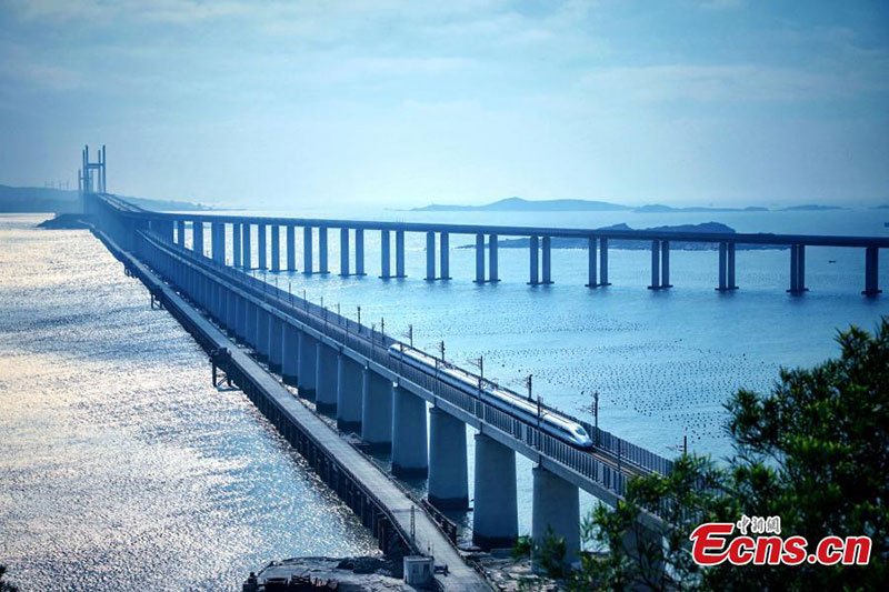 Le grand pont routier et ferroviaire du détroit de Pingtan : le plus long du genre au monde