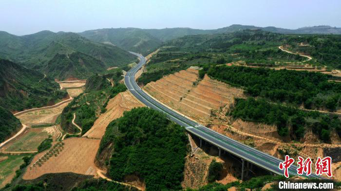 Une autoroute massive dans le Shaanxi ouverte fin juin