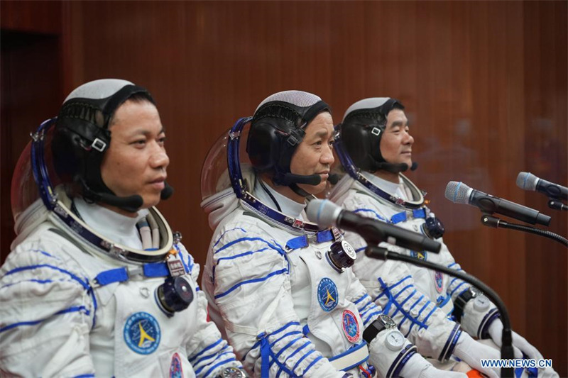 Cérémonie d'au revoir aux astronautes chinois de la mission Shenzhou-12