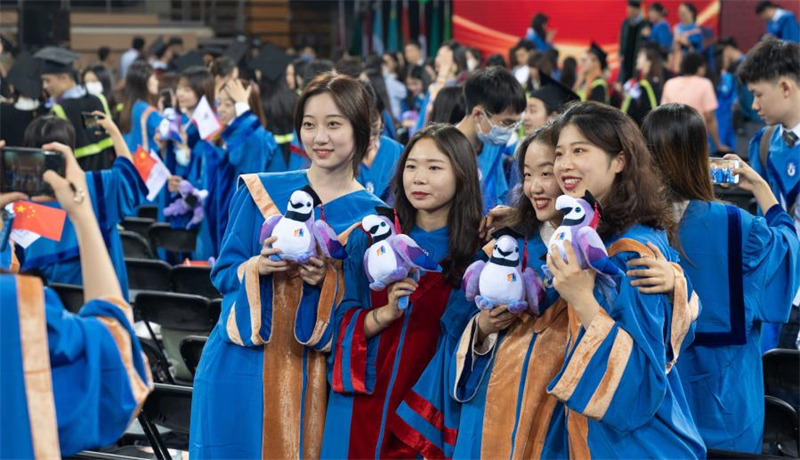 Chine : cérémonie de remise des diplômes à l'Université des langues étrangères de Beijing