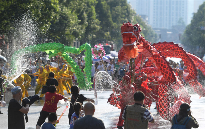 La fête ethnique « Liuyueliu » célébrée dans le Guizhou