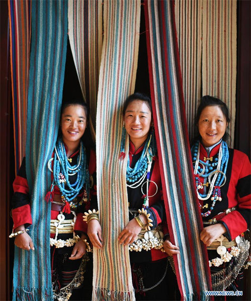 La vie quotidienne des gens à Nyingchi, au Tibet