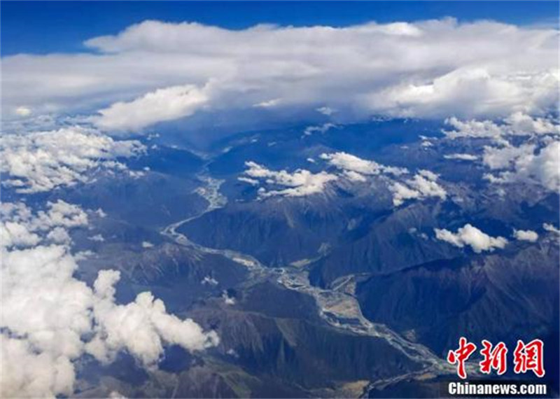 Découvrez le magnifique Tibet vu du ciel