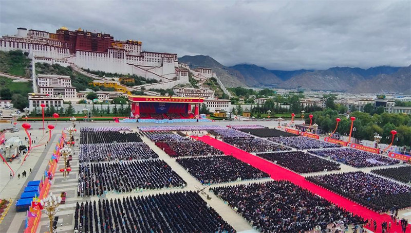 La Chine organise des célébrations marquant le 70e anniversaire de la libération pacifique du Tibet