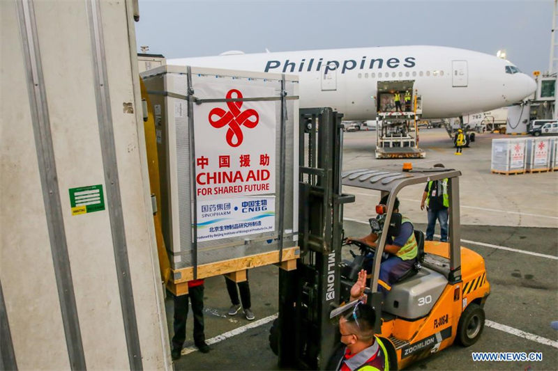 Le président philippin Duterte remercie la Chine pour le don de vaccins contre la COVID-19