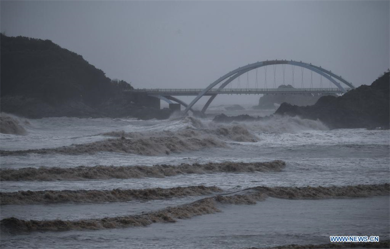 Chine : le typhon Chanthu près du Zhejiang